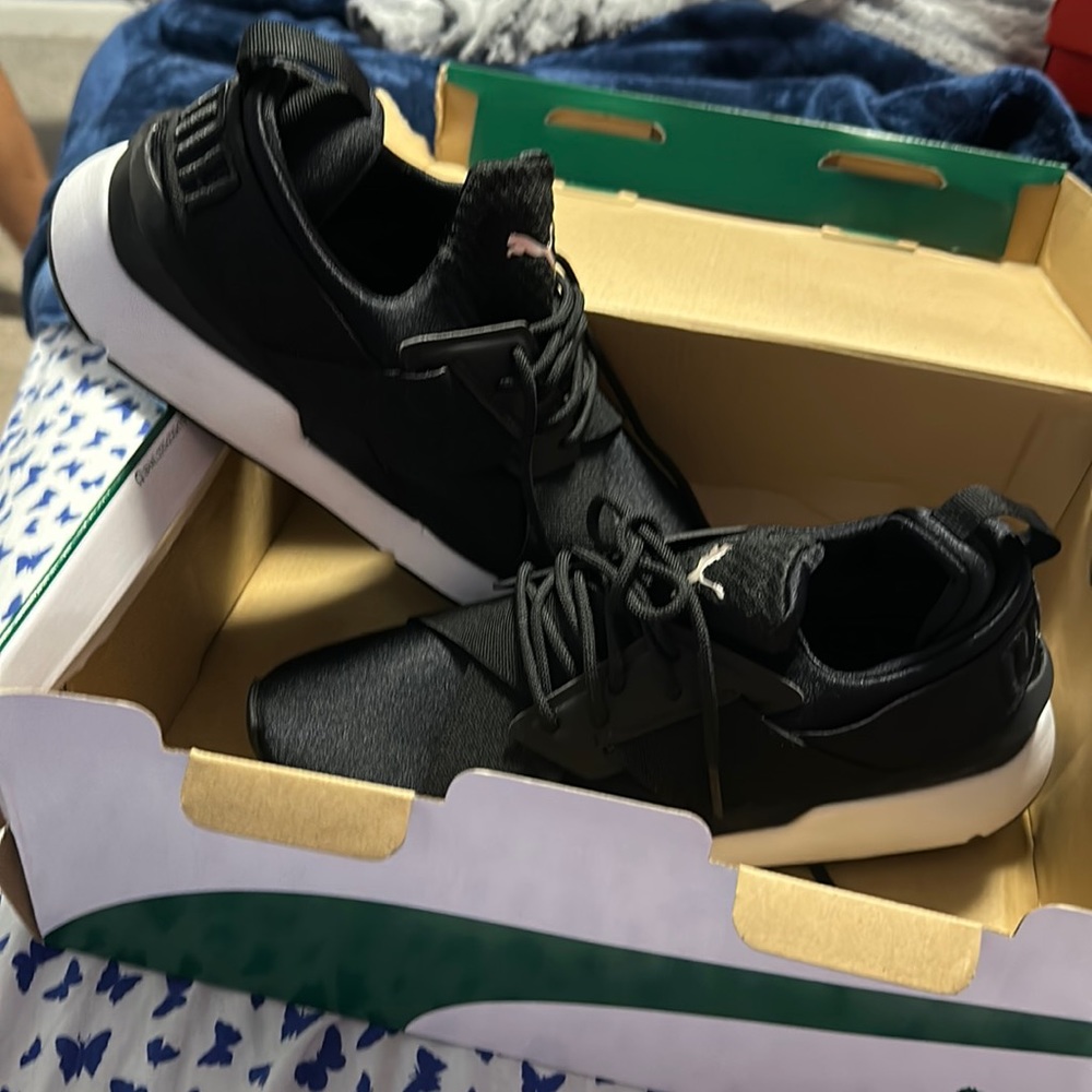 Brand new Women’s Puma sneakers